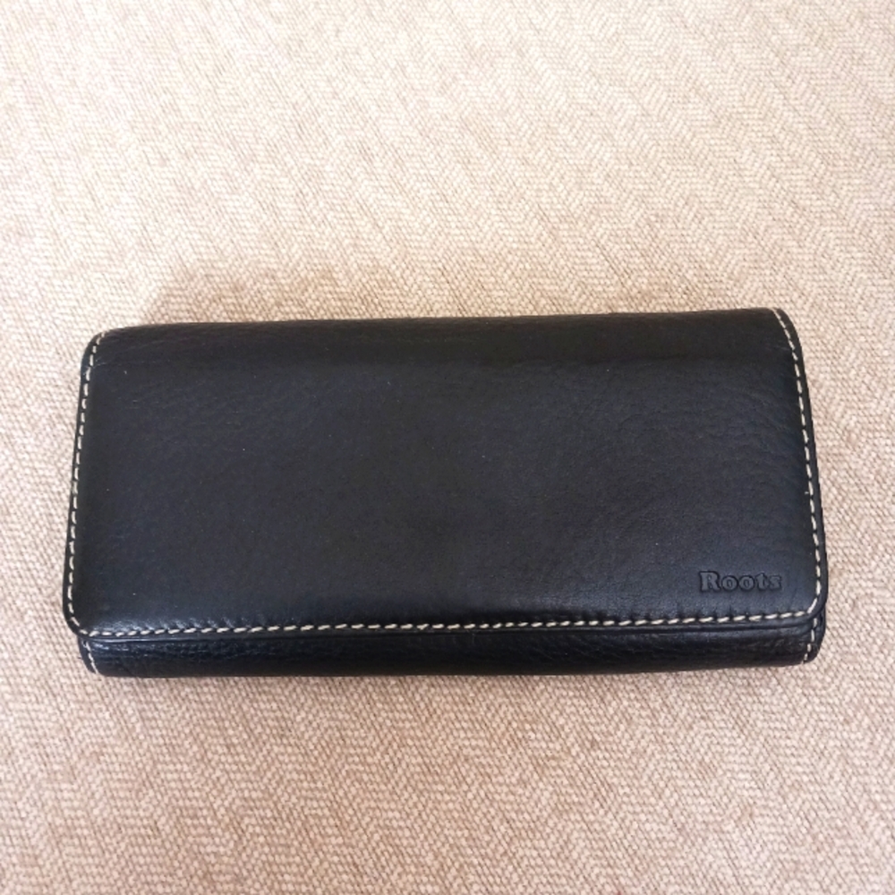 Roots Black Leather Wallet